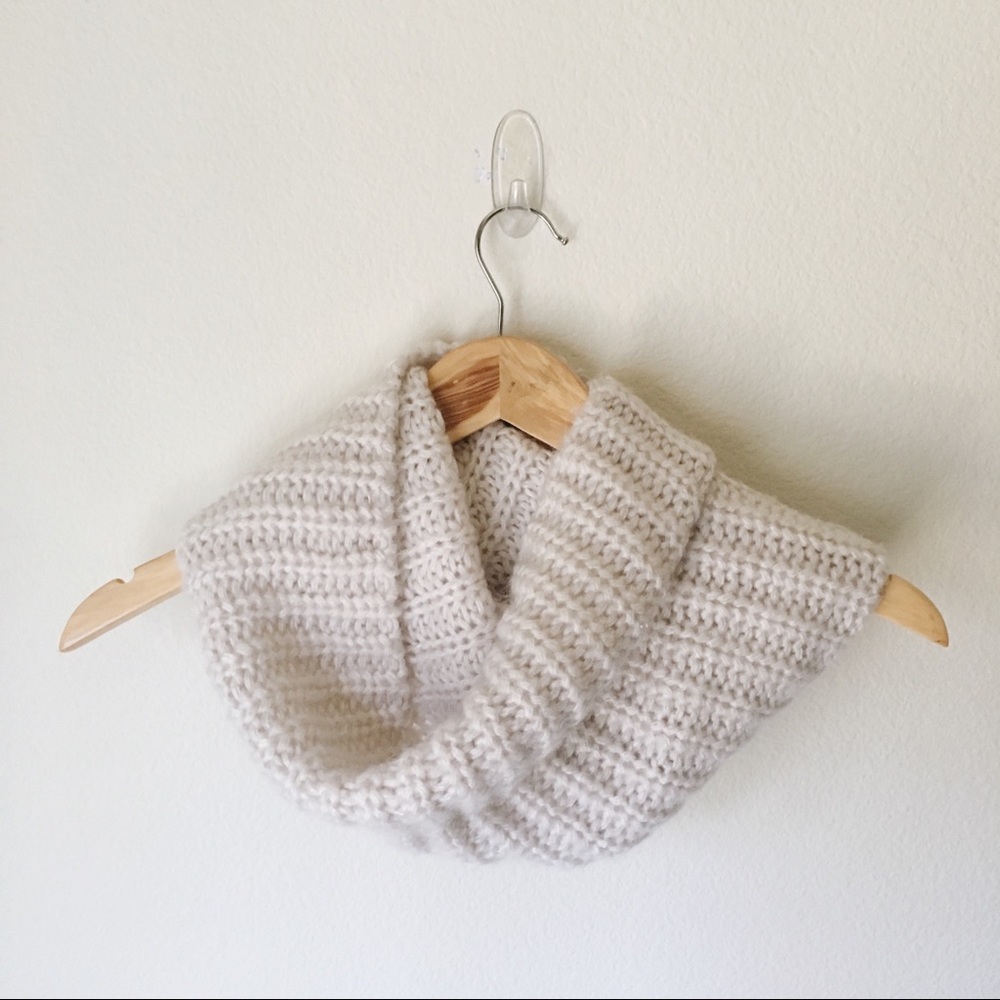 bundle of 3 circle scarves - Picture 1 of 3